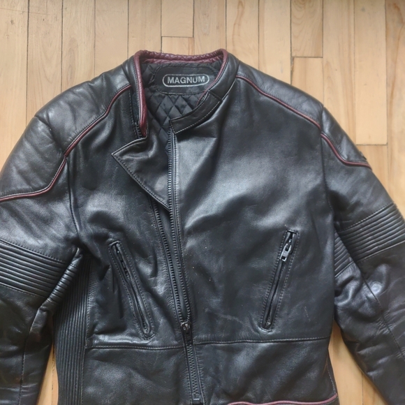 Magnum Black Leather Jacket - Picture 7 of 16